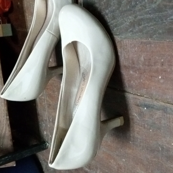 Shoes - Picture 2 of 4